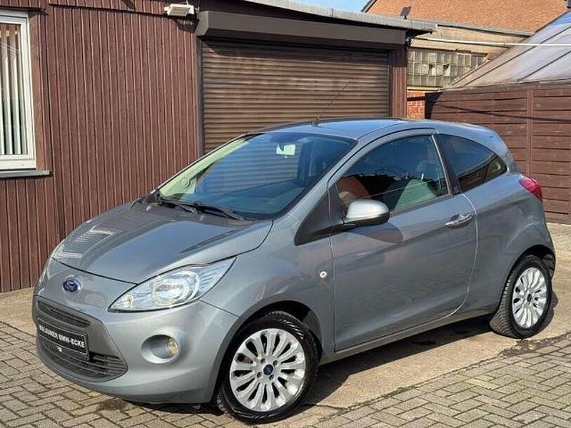 Grau Gebraucht 2013 Ford Ka Titanium Kleinwagen | 3.950 € (Fairer Preis) - Bild 1/4