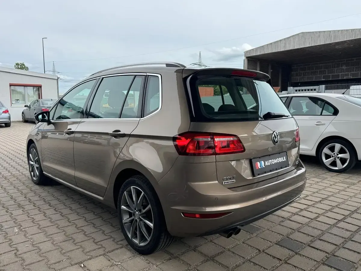 Gebraucht VW Golf Sportsvan Highline 125 PS (91 kW) 2014 Gold Van / Kleinbus