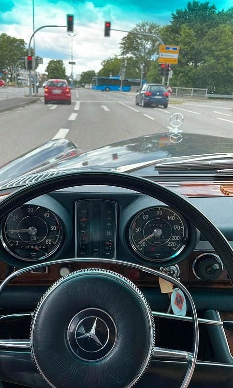 Gebraucht Mercedes 600 250 PS (183 kW) 1968 Blau Limousine