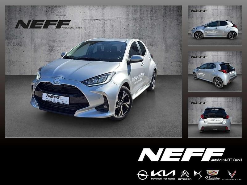 Shimmering silver metallic Neu 2025 Toyota Yaris Hybrid Kleinwagen | 23.980 € (Fairer Preis) - Bild 1/4