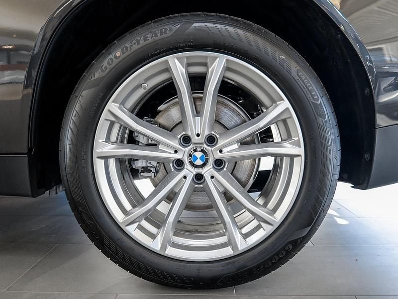 Neu BMW X3 Sport Line 299 PS (219 kW) 2025 Grau SUV