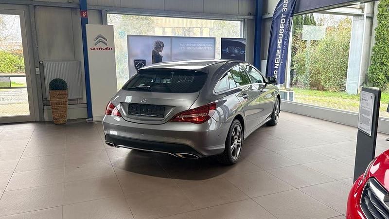 Gebraucht Mercedes CLA220 184 PS (135 kW) 2018 Grau Limousine