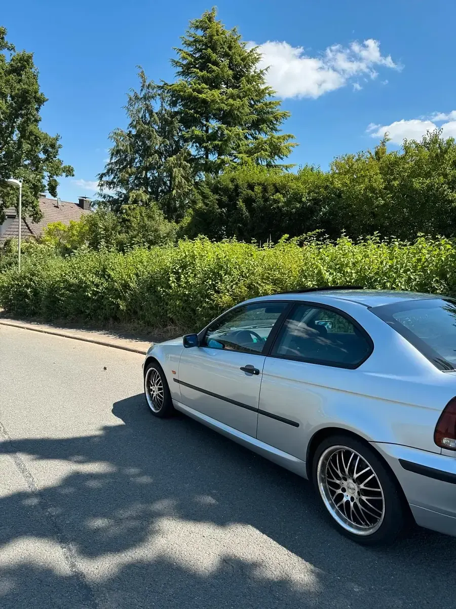Gebraucht BMW 316 116 PS (85 kW) 2004 Silber Coupé