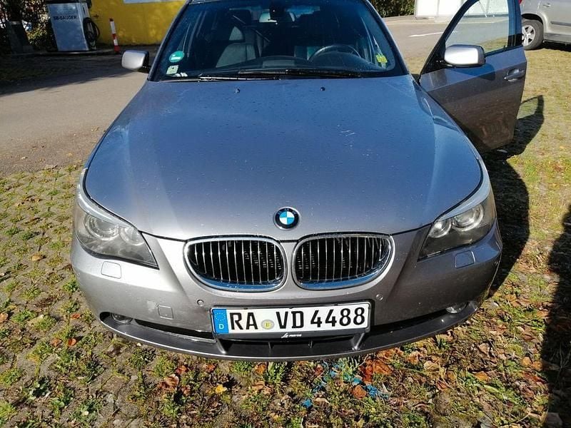 Grau Gebraucht 2005 BMW 523 Kombi | 3.600 € (Guter Preis) - Bild 1/4