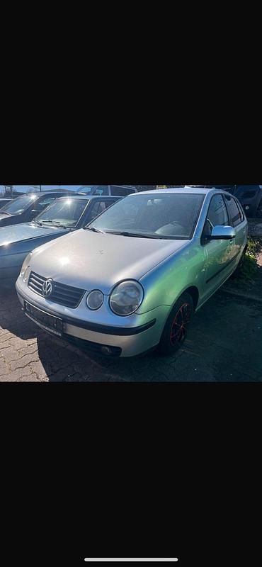 Used VW Polo 68 HP (50 kW) 2002 Silver Sedan