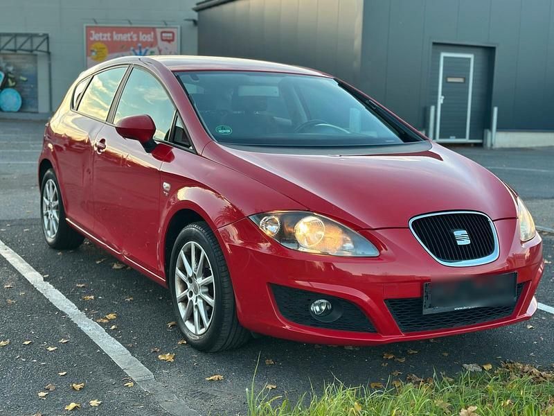 Rot Gebraucht 2010 Seat Leon Kleinwagen | 1.500 € (Superpreis) - Bild 1/4