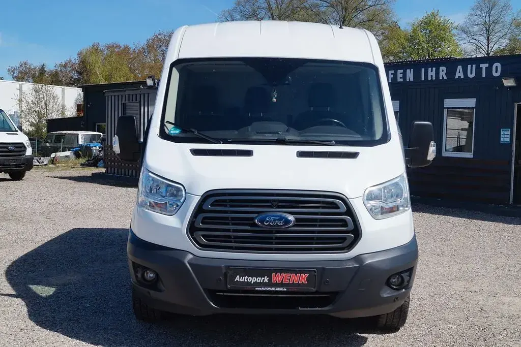 Usado Ford Transit 131 HP (96 kW) 2018 Branco Sedan