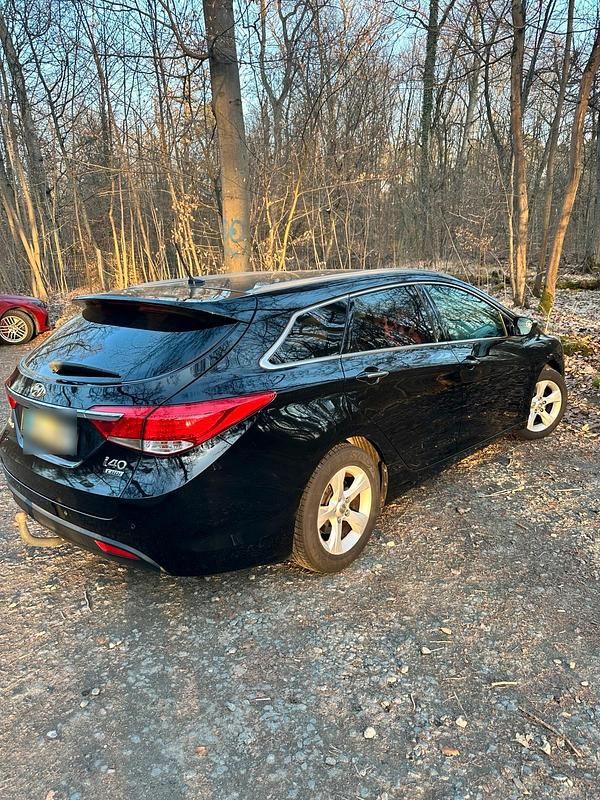 Gebraucht Hyundai i40 136 PS (100 kW) 2013 Schwarz Limousine