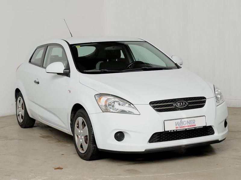 Gebraucht Kia ProCeed 126 PS (92 kW) 2008 Weiß Limousine