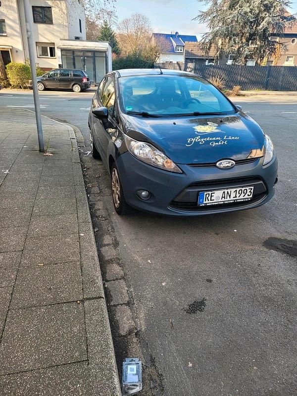 Gebraucht Ford Fiesta 60 PS (44 kW) 2011 Schwarz Kleinwagen