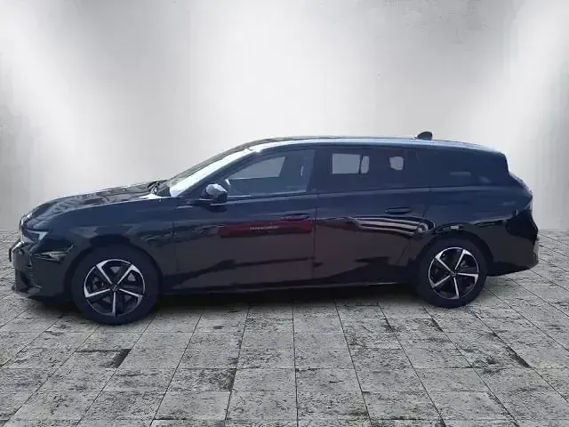 Gebraucht Opel Astra 131 PS (96 kW) 2024 Schwarz Kleinwagen