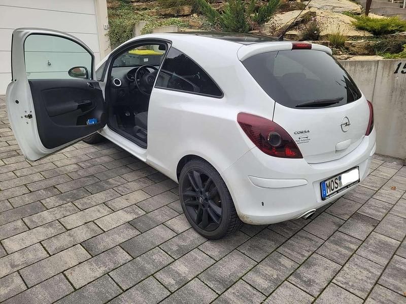 Gebraucht Opel Corsa Sport 80 PS (58 kW) 2009 Weiß Limousine