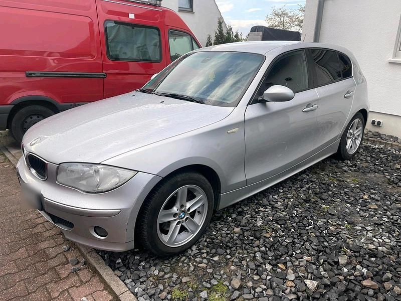 Gebraucht BMW 120 150 PS (110 kW) 2006 Silber Kleinwagen