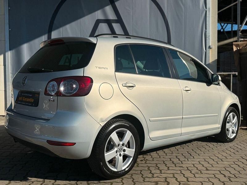 Gebraucht VW Golf VI Team 105 PS (77 kW) 2010 Silber Kleinwagen