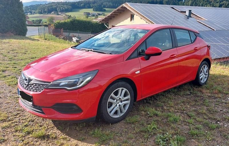 Rot Gebraucht 2020 Opel Astra Edition Limousine | 9.990 € (Superpreis) - Bild 1/4