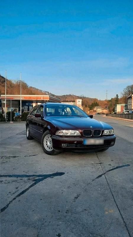 Second-hand BMW 523 170 CP (125 kW) 2000 Roșu Break