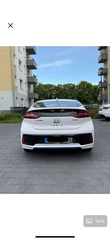 Gebraucht Hyundai Ioniq Premium 141 PS (103 kW) 2017 Weiß Kleinwagen