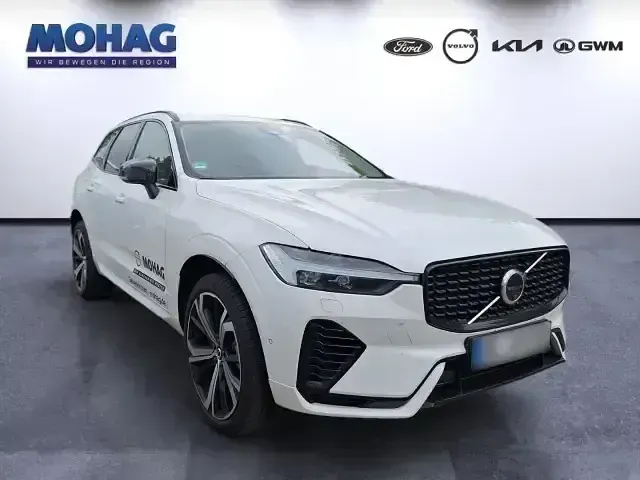 Gebraucht Volvo XC60 Plus 350 PS (257 kW) 2025 Crystal white / metallic SUV