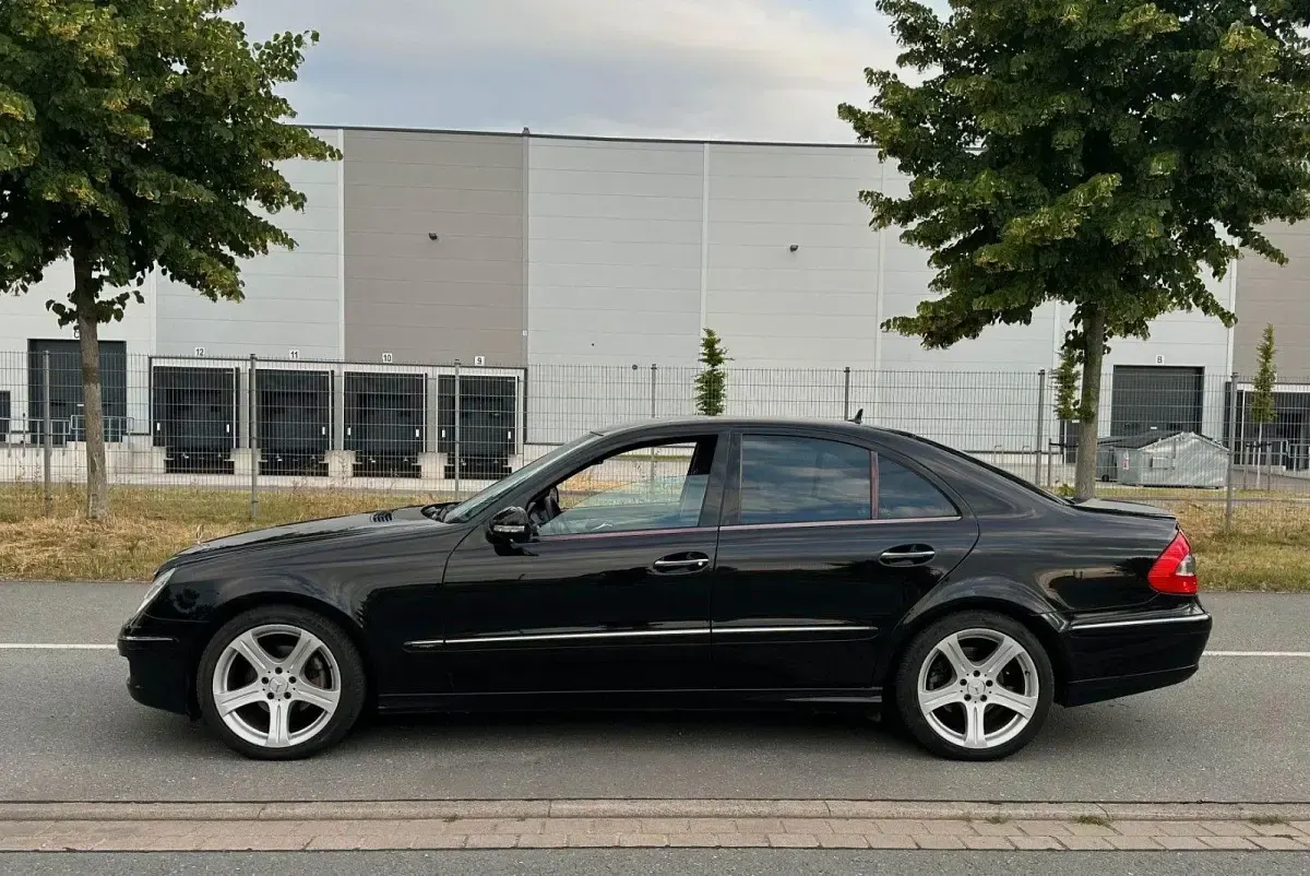 Gebraucht Mercedes E280 Avantgarde 231 PS (169 kW) 2006 Schwarz Limousine