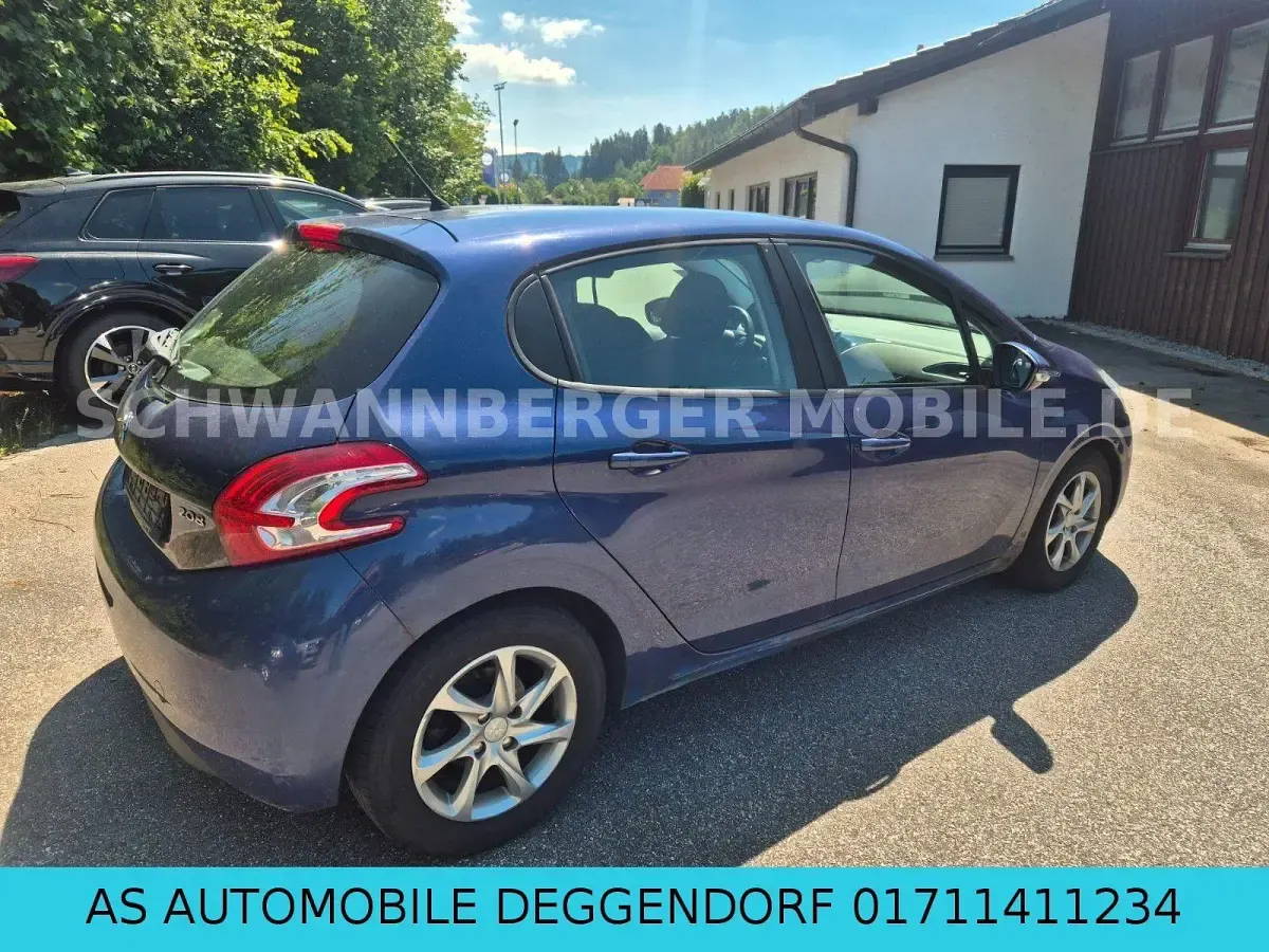 Gebraucht Peugeot 208 Active 95 PS (69 kW) 2012 Blau Kleinwagen