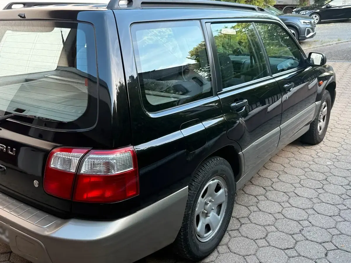 Gebraucht Subaru Forester 125 PS (91 kW) 1999 Schwarz SUV