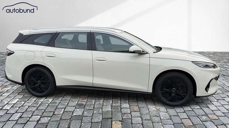 Neu BYD Seal Boost 184 PS (135 kW) 2025 Beige / sandstone Kombi