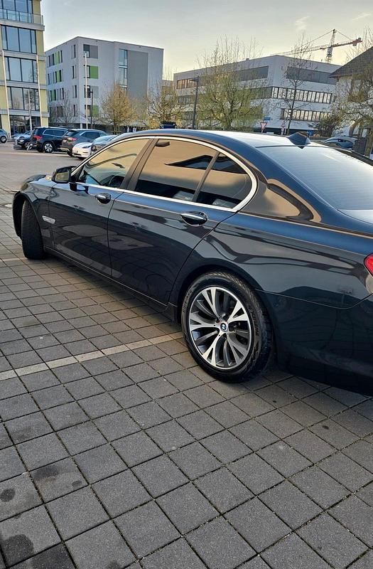 Gebraucht BMW 730 245 PS (180 kW) 2012 Schwarz Limousine