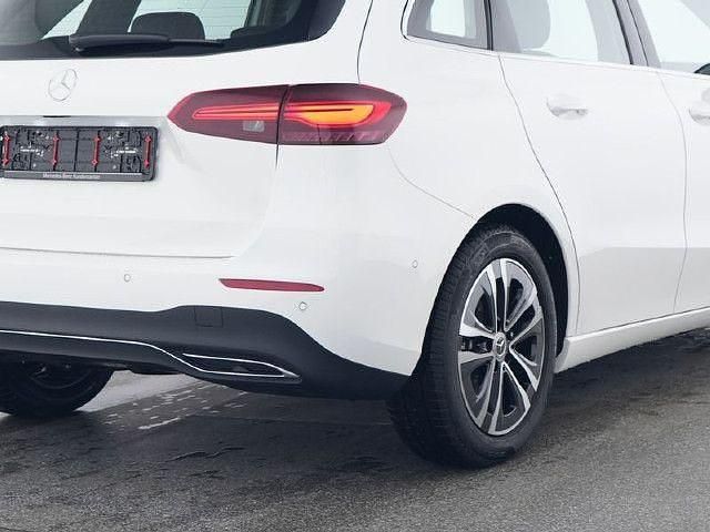 Gebraucht Mercedes B180 Progressive 116 PS (85 kW) 2024 Polarweiß Van / Kleinbus