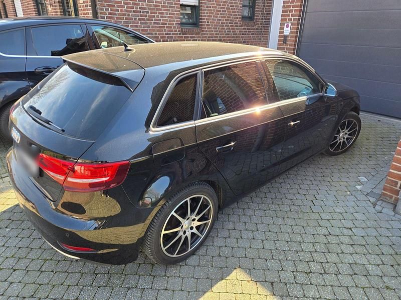 Gebraucht Audi A3 Design 116 PS (85 kW) 2019 Schwarz Limousine