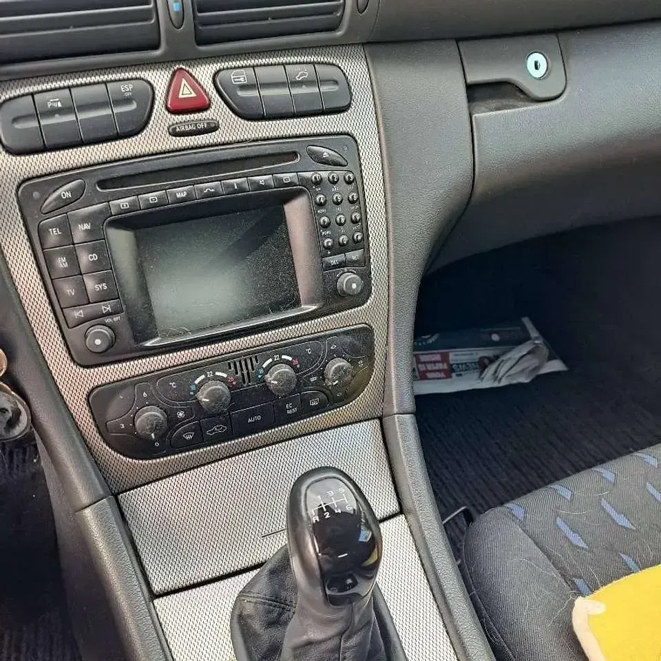 Gebraucht Mercedes C180 129 PS (94 kW) 2001 Silber Coupé