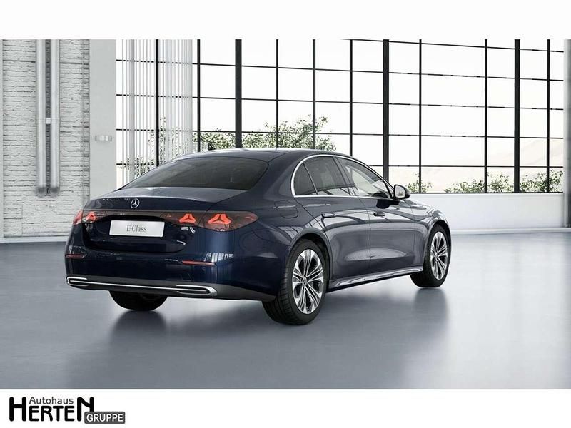 Gebraucht Mercedes E400 Avantgarde 252 PS (185 kW) 2025 Lack nautikblau Limousine