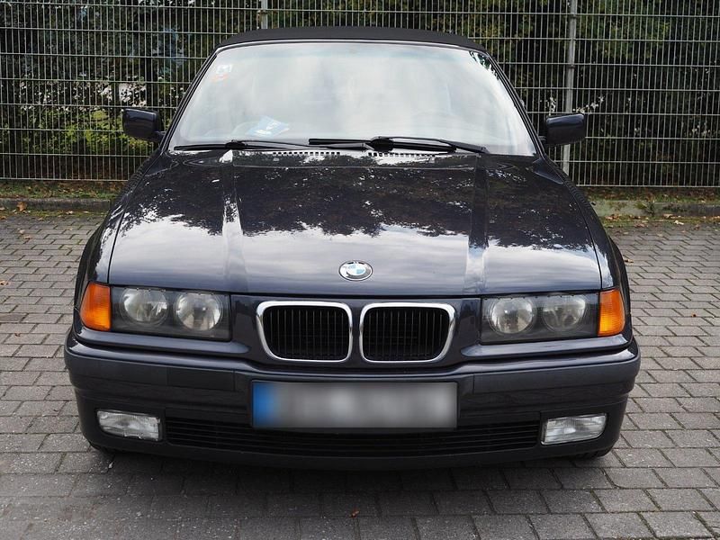 Gebraucht BMW 320 Cabriolet 150 PS (110 kW) 1997 Violet Cabrio