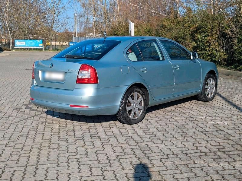 Gebraucht Skoda Octavia 102 PS (75 kW) 2010 Grün Limousine