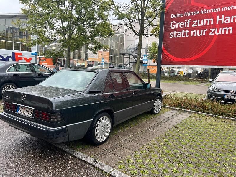 Schwarz Gebraucht 1990 Mercedes 190 Limousine | 3.500 € - Bild 1/4