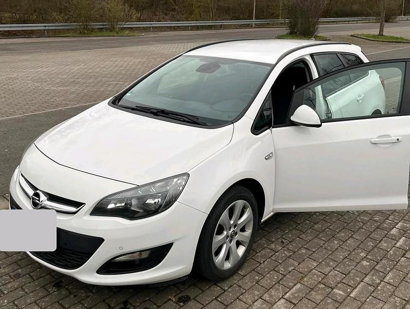Gebraucht Opel Astra 140 PS (102 kW) 2015 Weiß Kombi