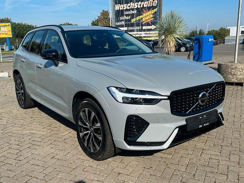 Grau Gebraucht 2024 Volvo XC60 Plus SUV | 45.999 € (Superpreis) - Bild 1/4