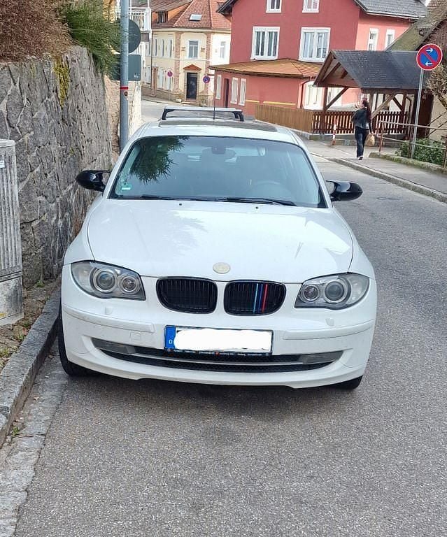 Gebraucht BMW 123 Performance 204 PS (150 kW) 2007 Weiß Kleinwagen