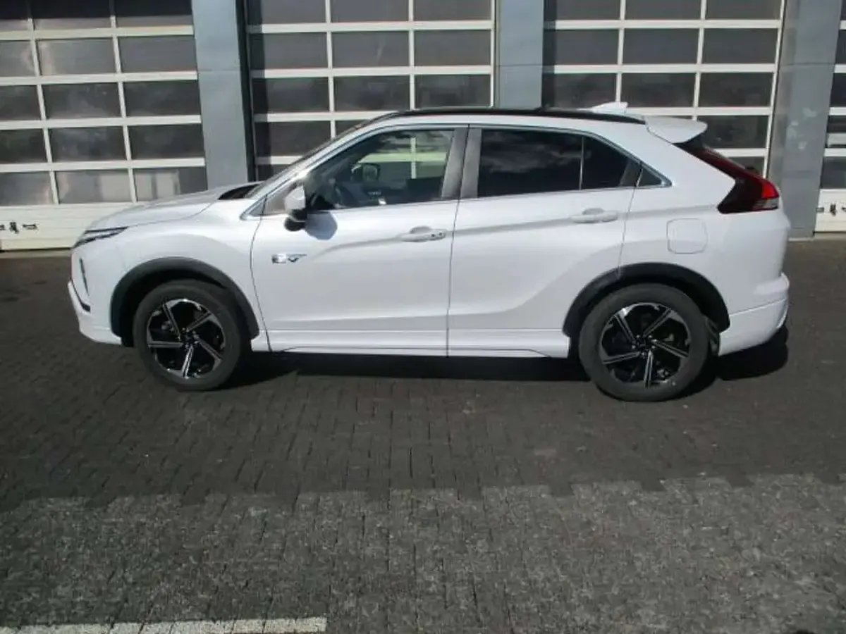 Gebraucht Mitsubishi Eclipse Cross Top 188 PS (138 kW) 2021 Weiß SUV