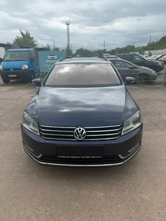 Gebraucht VW Passat Comfortline 105 PS (77 kW) 2013 Blau Kombi