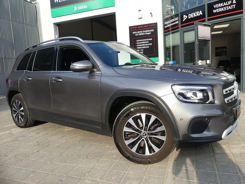 Schwarz Gebraucht 2022 Mercedes GLB250 SUV | 28.800 € - Bild 1/4