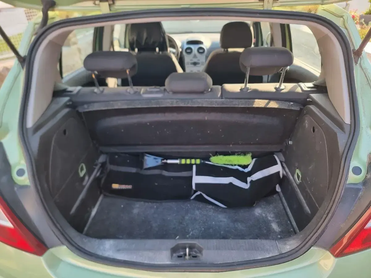 Gebraucht Opel Corsa Edition 80 PS (58 kW) 2009 Grün Kleinwagen