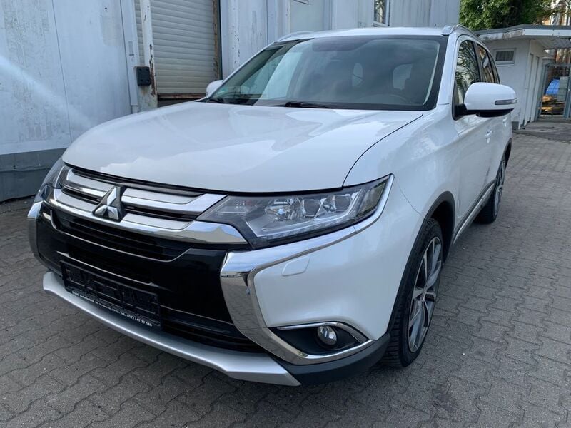 Weiß Gebraucht 2016 Mitsubishi Outlander Top SUV | 8.900 € (Fairer Preis) - Bild 1/4