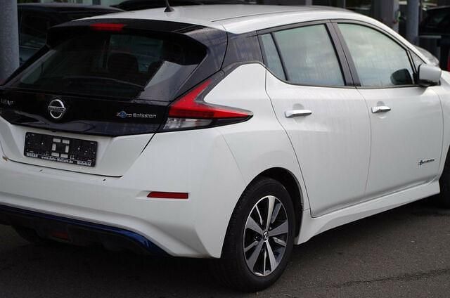 Gebraucht Nissan Leaf Acenta 110 kW (150 PS) 2018 Weiß Kleinwagen