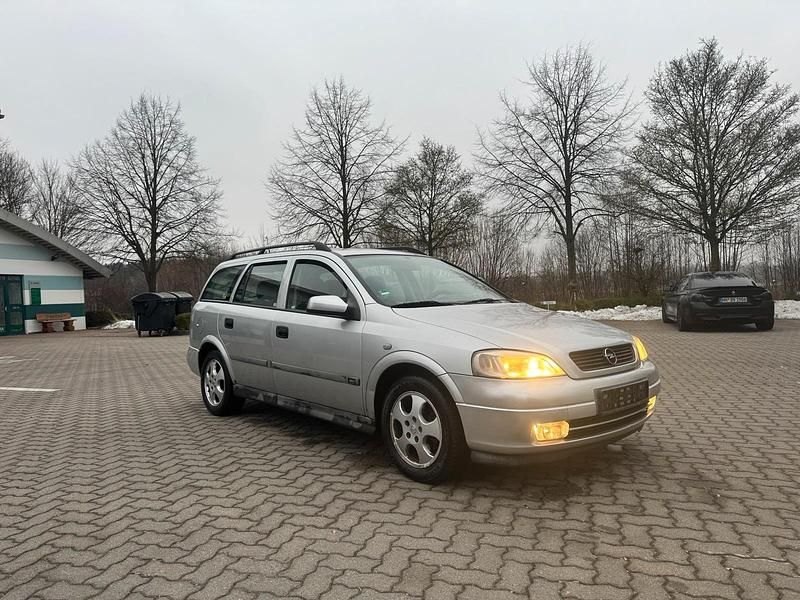 Gebraucht Opel Astra 116 PS (85 kW) 2000 Silber Kombi