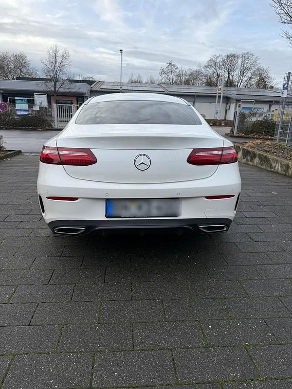 Gebraucht Mercedes E400 340 PS (250 kW) 2019 Weiß Coupé