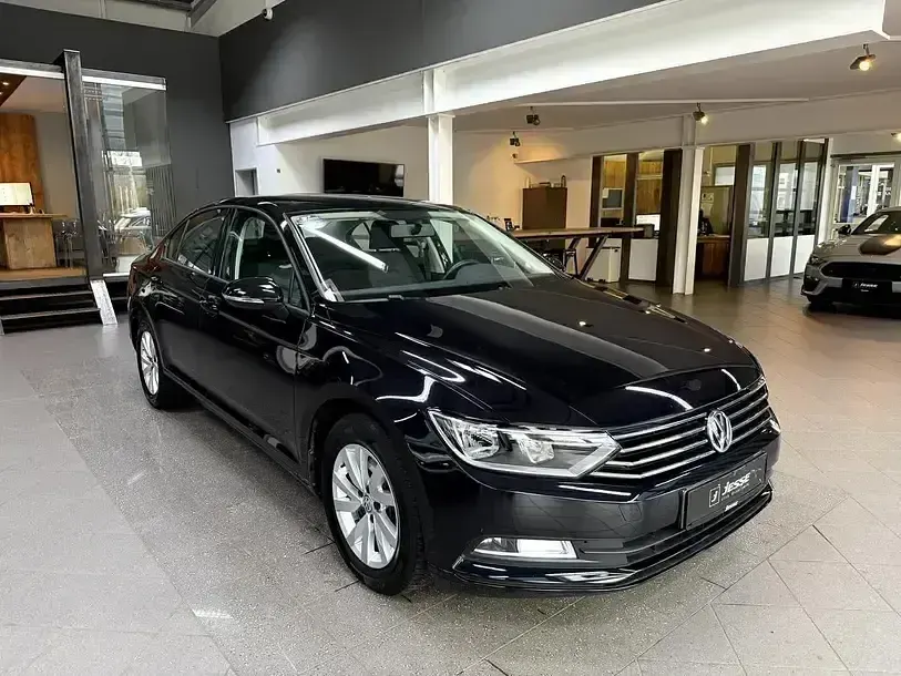 Używany VW Passat Trendline 125 KM (91 kW) 2018 Czarny Sedan/Limuzyna