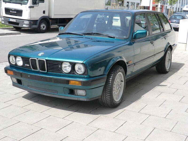 Grün Gebraucht 1993 BMW 316 Sport Line Kombi | 16.400 € - Bild 1/4