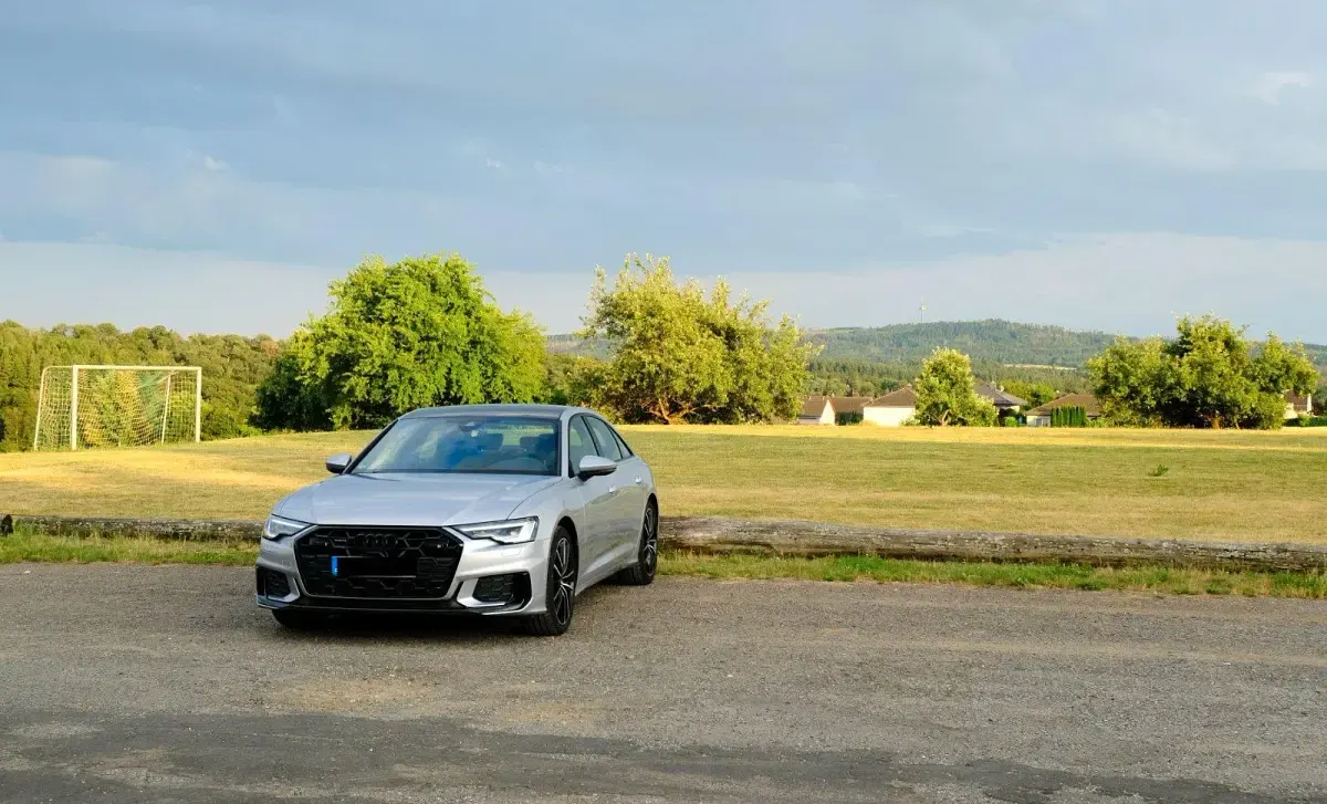 Gebraucht Audi A6 S-Line 245 PS (180 kW) 2024 Silber Limousine