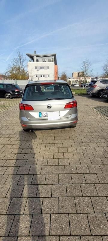 Grau Gebraucht 2015 VW Golf Sportsvan Comfortline Van / Kleinbus | 11.990 € (Guter Preis) - Bild 1/4