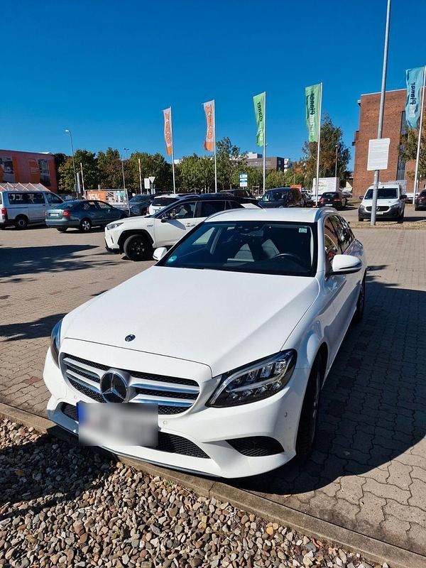 Weiß Gebraucht 2019 Mercedes C180 Kombi | 22.000 € (Guter Preis) - Bild 1/4